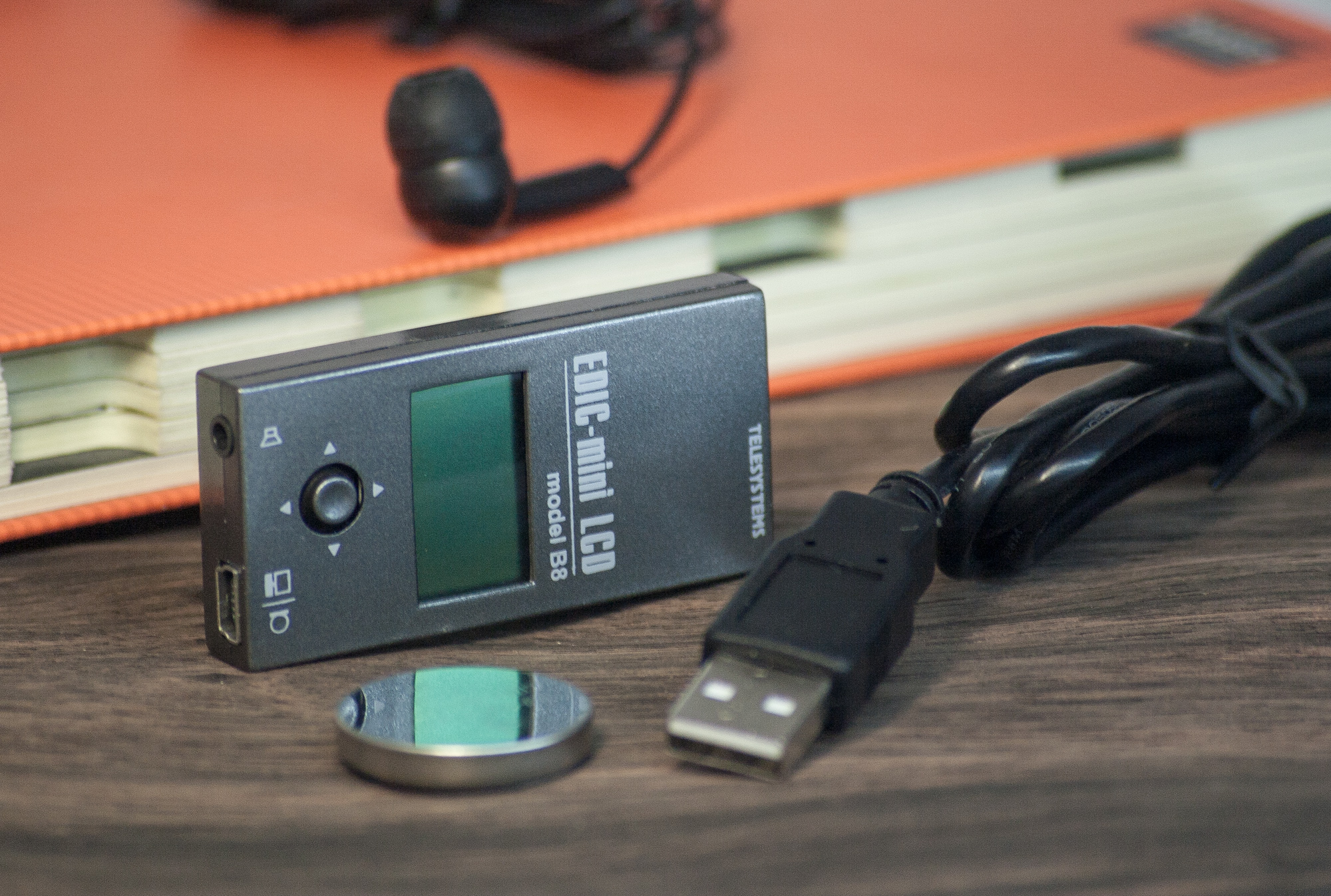 Телесистемы EM LCD B8-300h (пластик, размер 9*28*59мм, вес 18г, автономность до 120 ч, батарейка)